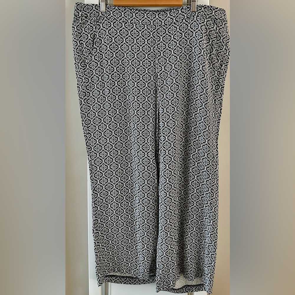 Old Navy Black and White Playa Wide Leg Pants - Picture 1 of 2